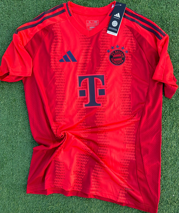 24∕25 Bayern Munich Home Shirt