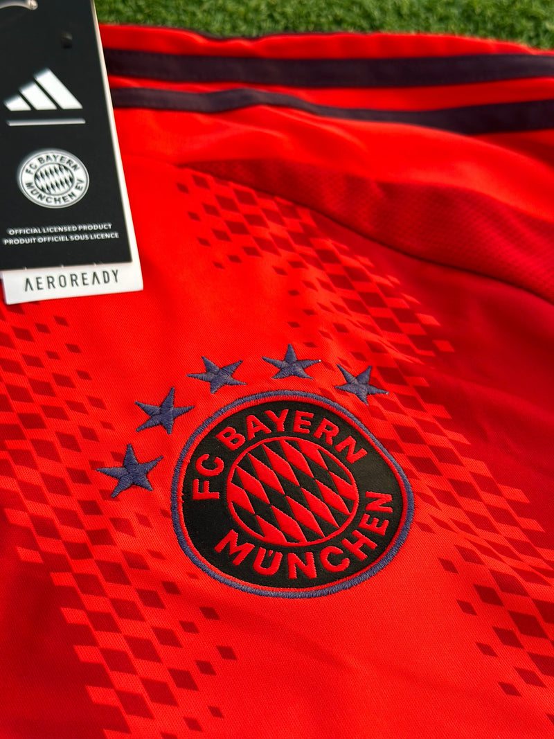 24∕25 Bayern Munich Home Shirt