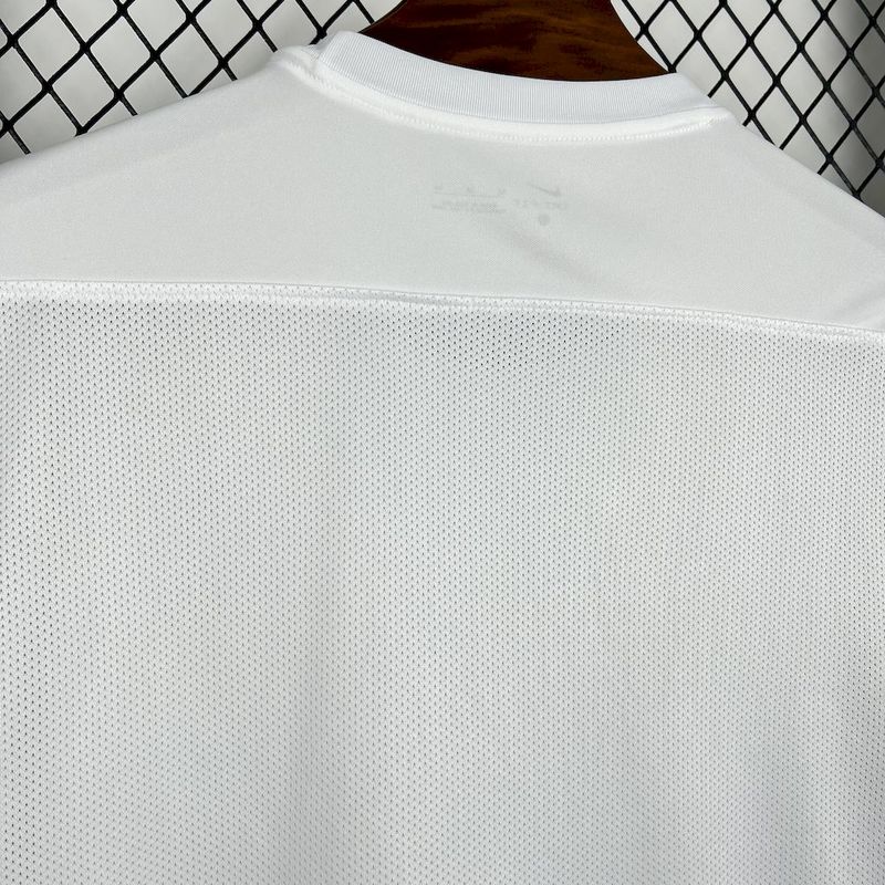 Tottenham Hotspur 2025∕26 White Gold Snake Edition Jersey