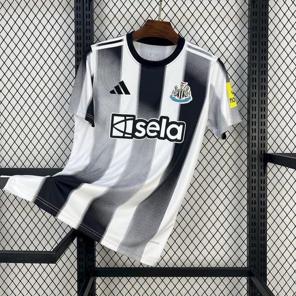 Newcastle United 2025∕26 Home Jersey