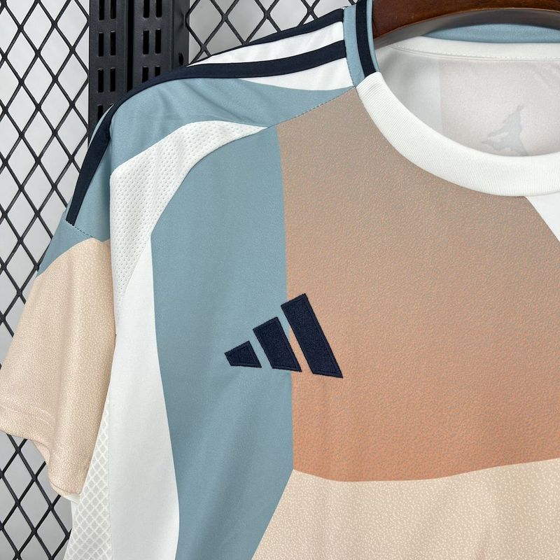 Spain 2025/26 Away Jersey