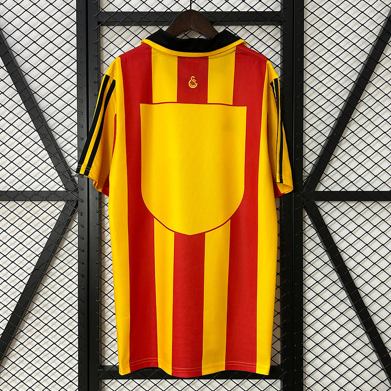Galatasaray 99∕00 home size S-XXL(EC46)