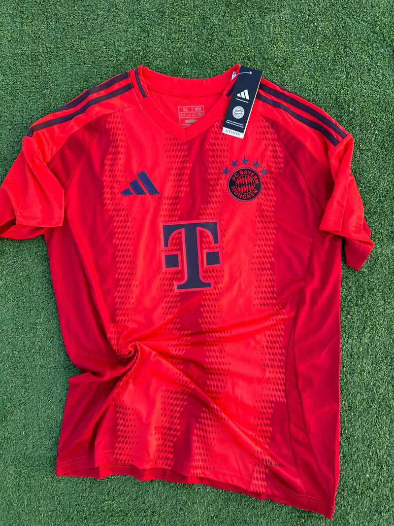 24∕25 Bayern Munich Home Shirt
